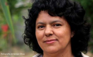 Scopri di più sull'articolo Honduras: novità sull’assassinio di Berta Càceres<span class="rmp-archive-results-widget "><i class=" rmp-icon rmp-icon--ratings rmp-icon--star rmp-icon--full-highlight"></i><i class=" rmp-icon rmp-icon--ratings rmp-icon--star rmp-icon--full-highlight"></i><i class=" rmp-icon rmp-icon--ratings rmp-icon--star "></i><i class=" rmp-icon rmp-icon--ratings rmp-icon--star "></i><i class=" rmp-icon rmp-icon--ratings rmp-icon--star "></i> <span>2 (1)</span></span>