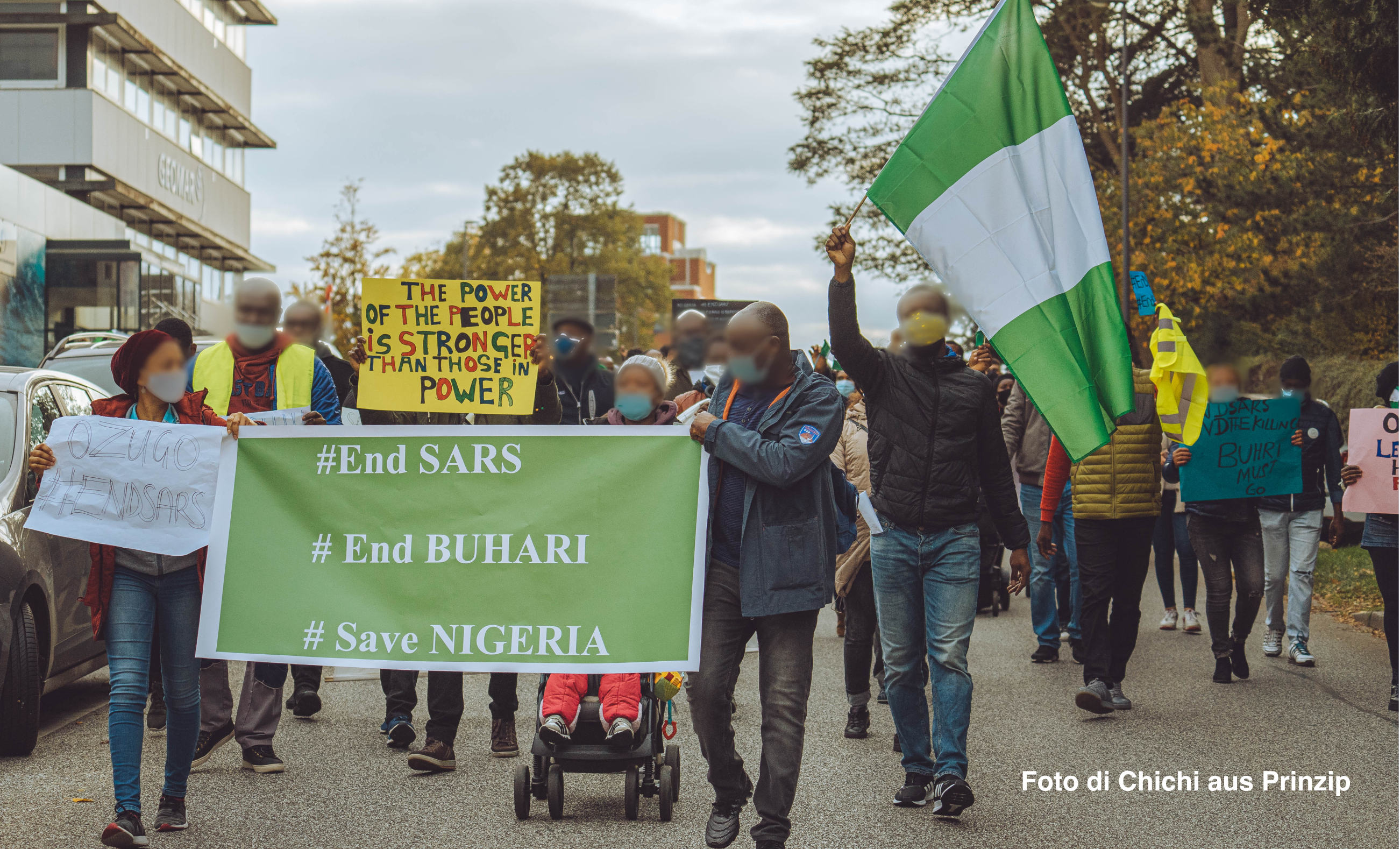 Al momento stai visualizzando Nigeria: la SARS (squadra speciale anti rapina) fermata dal governo. Ma i soprusi contro i cittadini non cessano.