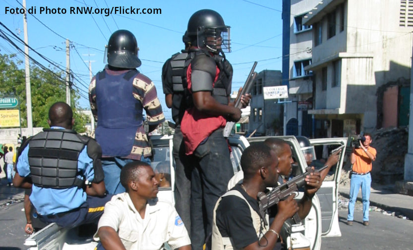 Al momento stai visualizzando Haiti: la capitale Port-au-Prince stretta in una morsa di violenza, fame e colera.